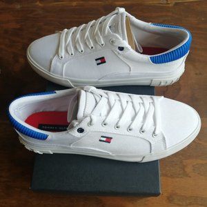 NEW!!! TOMMY HILFIGER Finice Lace-up Sneakers White Women Size 9.5
